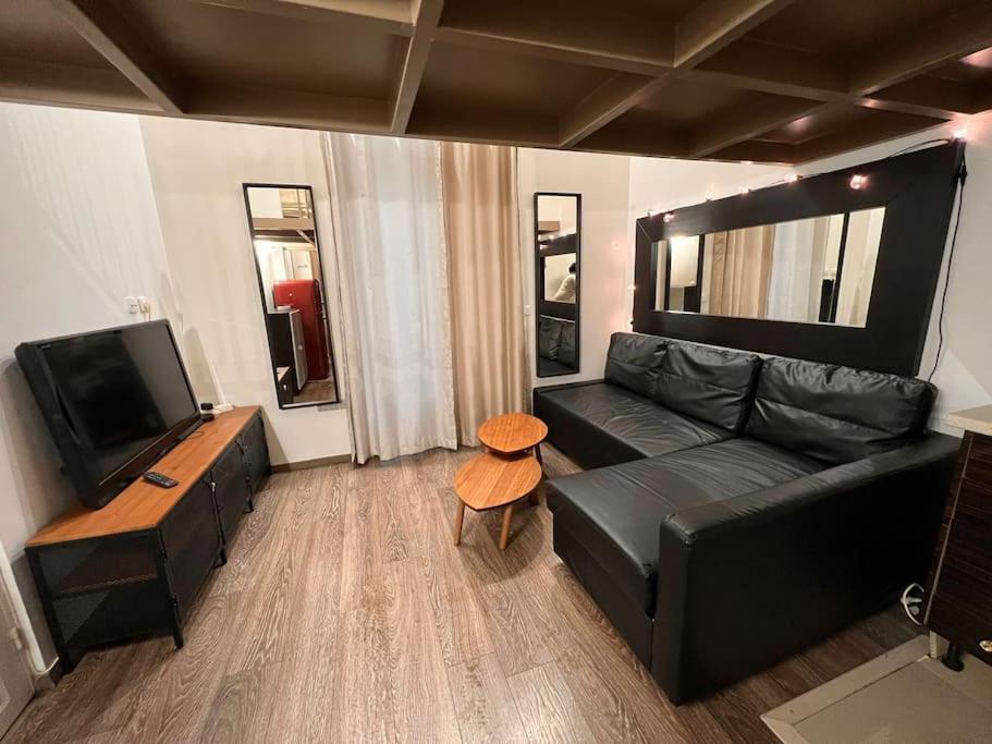 Studio Balcon Champs-Elysees - Hala Paris Eksteriør billede